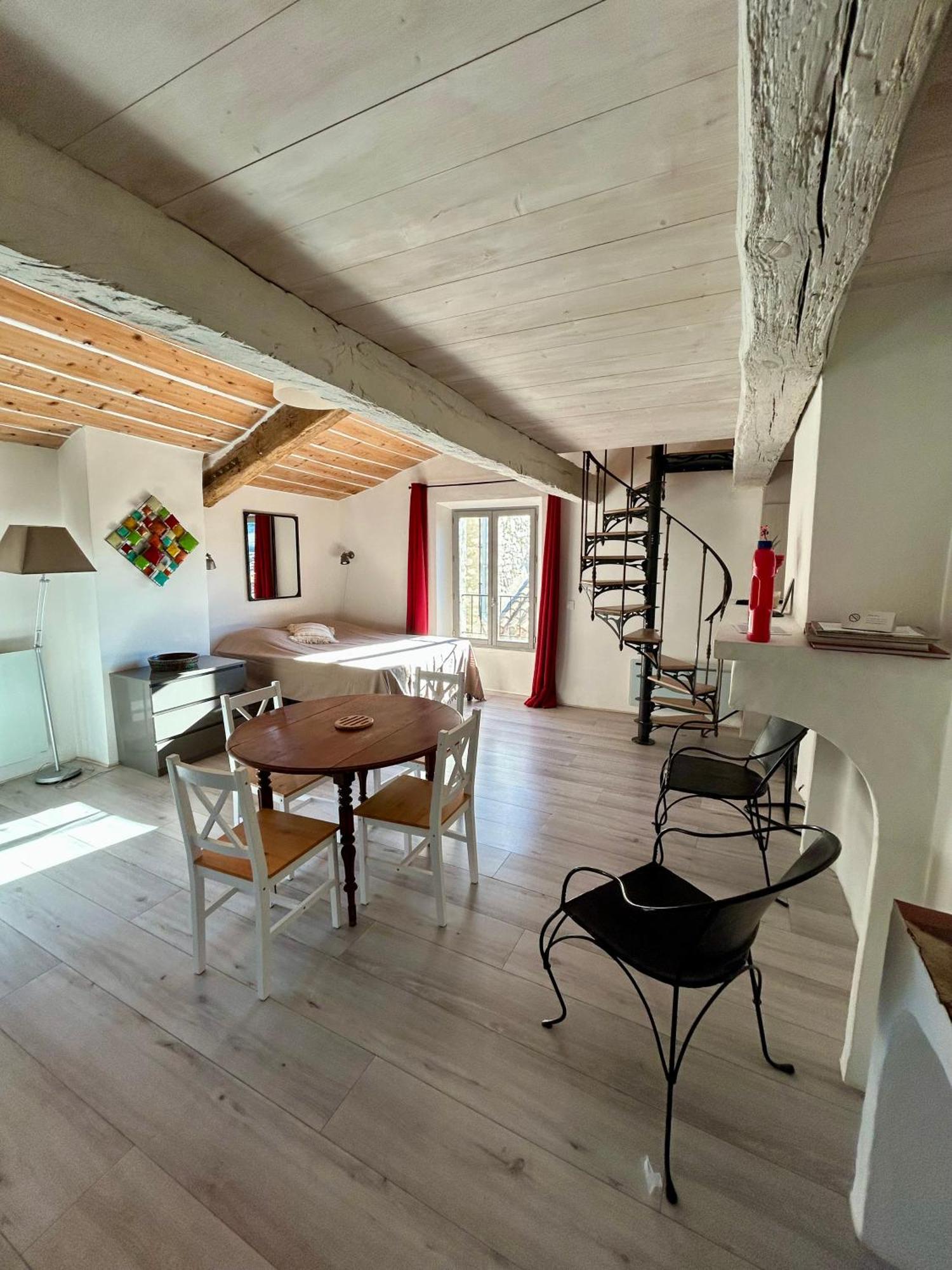 La Calade Apartment Trigance Exterior photo
